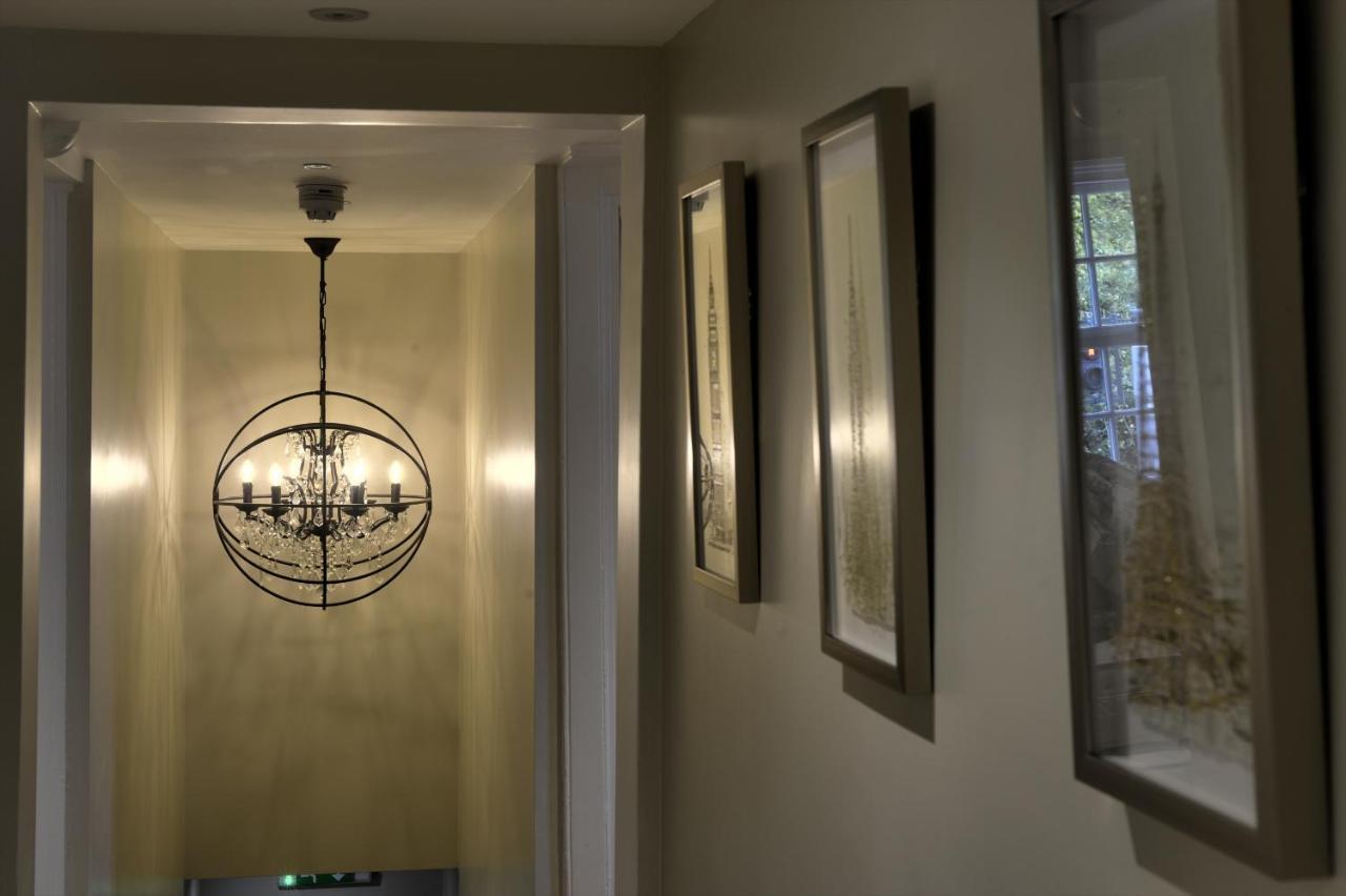 Отель The Bridge House Henley Экстерьер фото