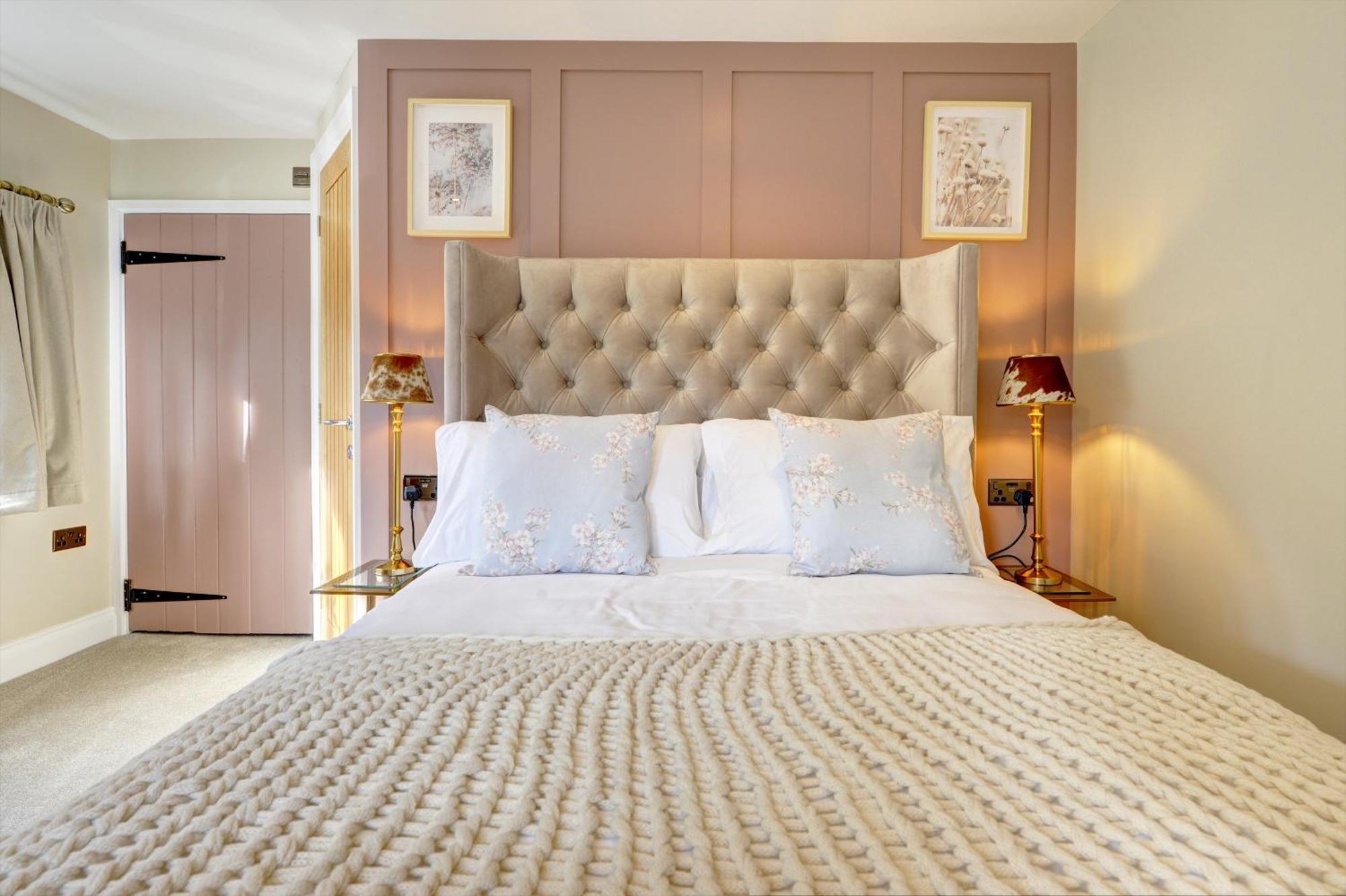 Отель The Bridge House Henley Экстерьер фото
