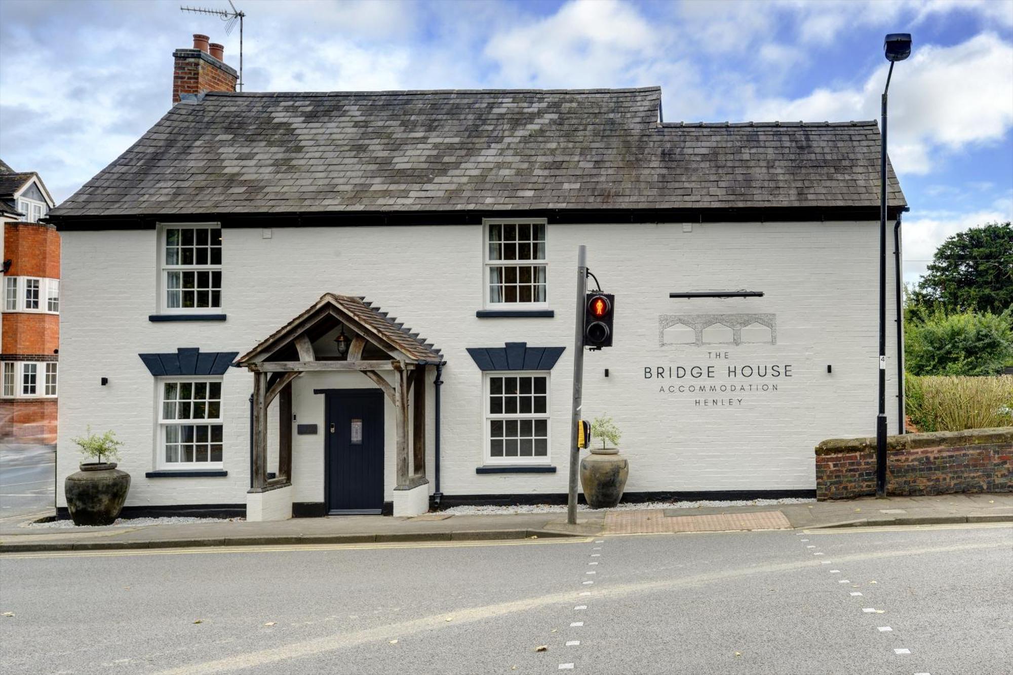 Отель The Bridge House Henley Экстерьер фото
